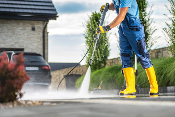 Best Pool Deck Cleaning  in Robertsville, NJ